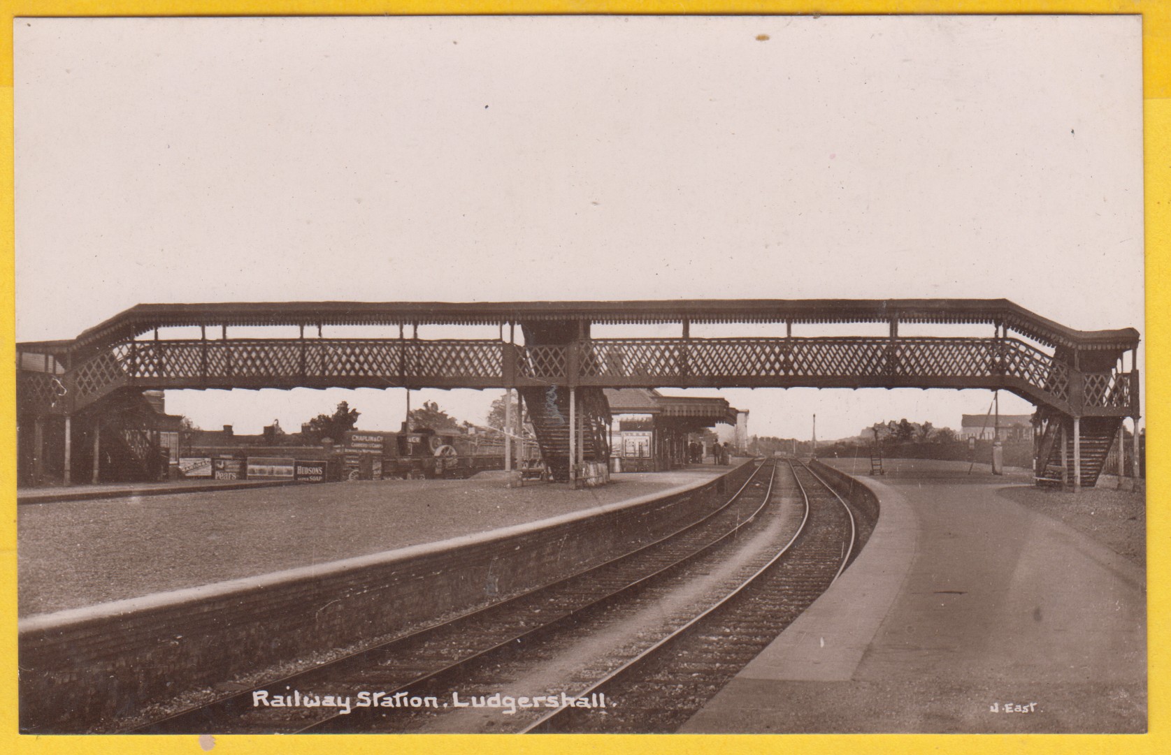 postcard-ludgershall-railway-station
