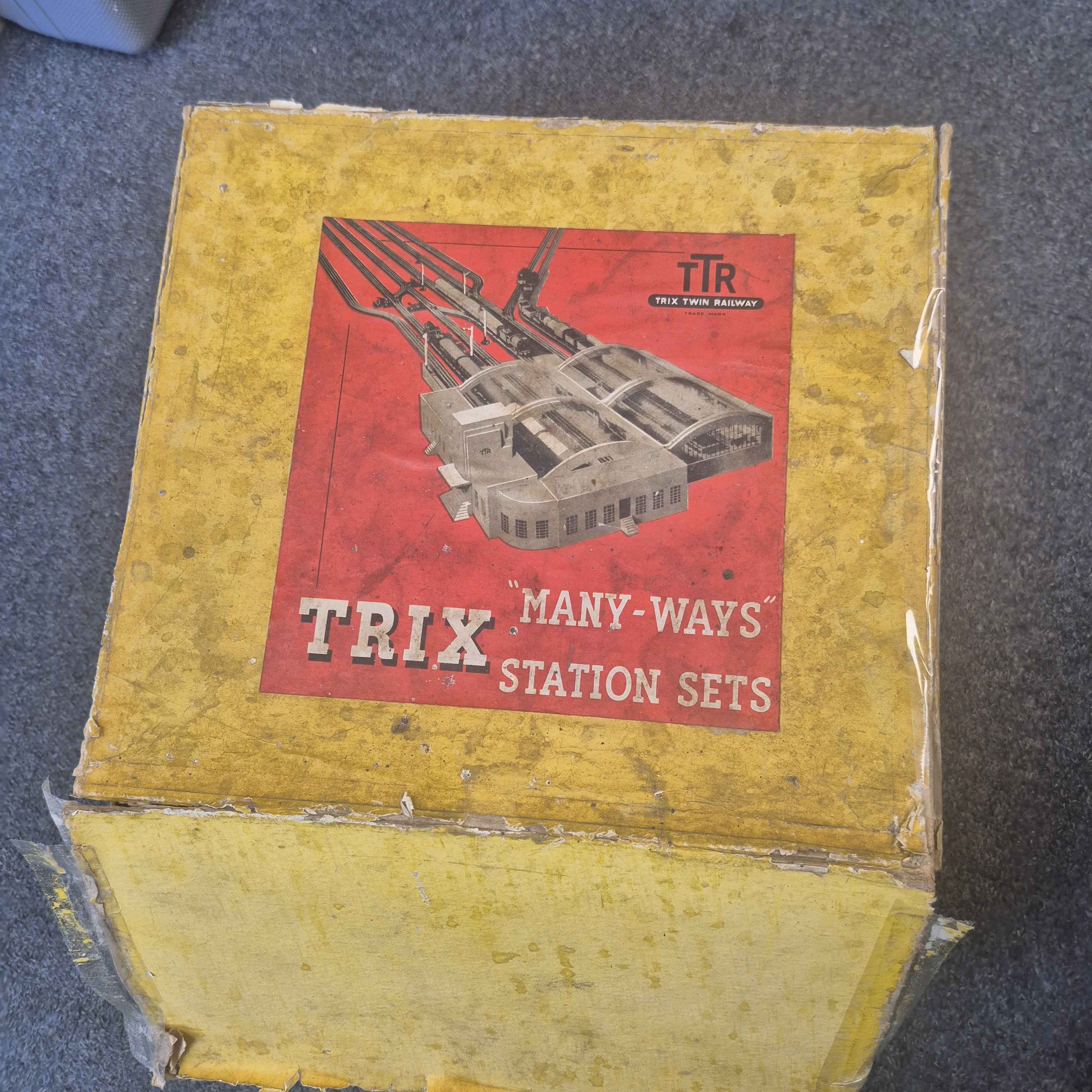 trix-twin-railway-many-ways-station-sets-terminal-station-with-tower-no-3026