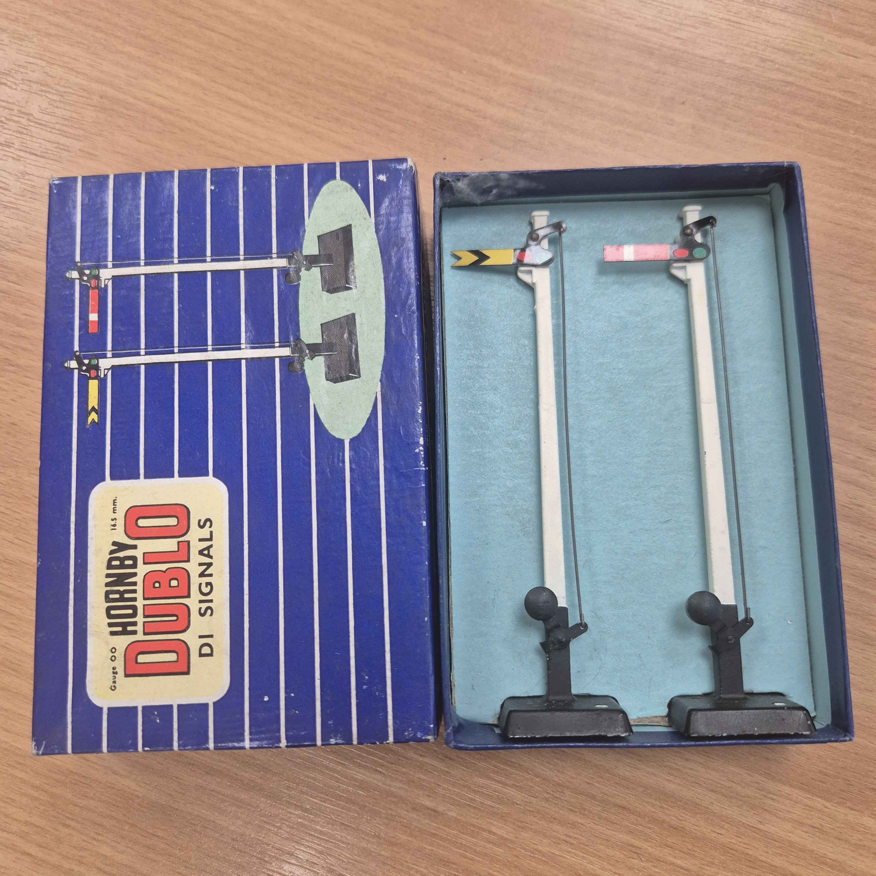 meccano-hornby-dublo-d1-signals-single-arm-upper-quadrant-with-box