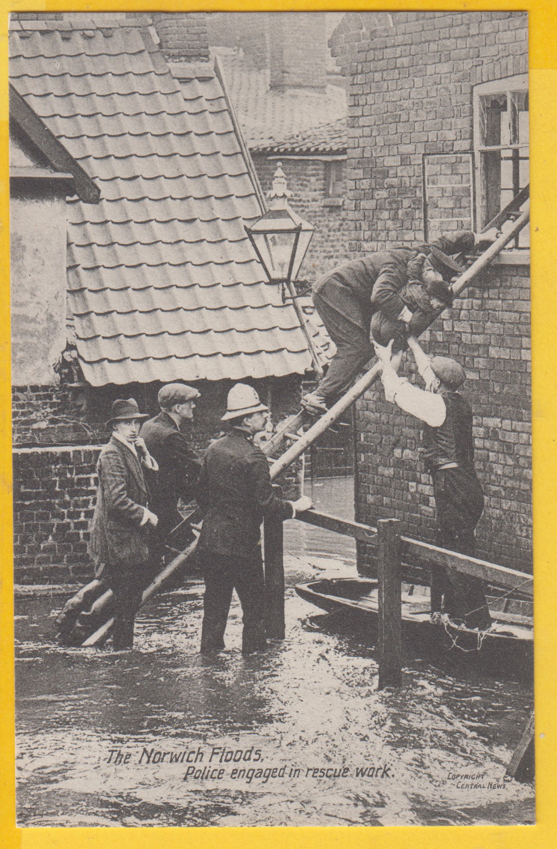 postcard-norfolk-floods-august-2712-police-engaged-in-rescue-work