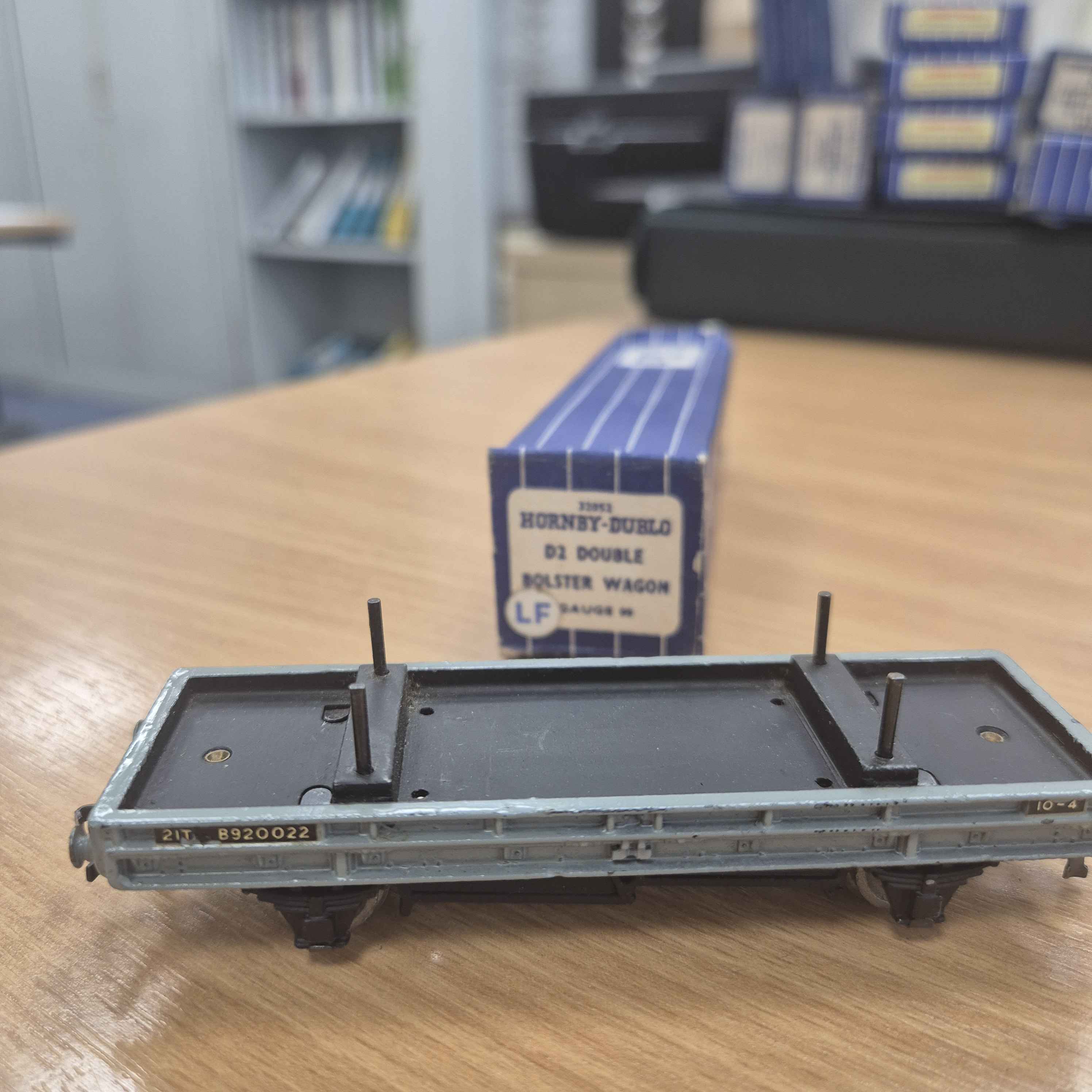 meccano-hornby-dublo-d2-double-bolster-wagon-gauge-00-32052-with-box