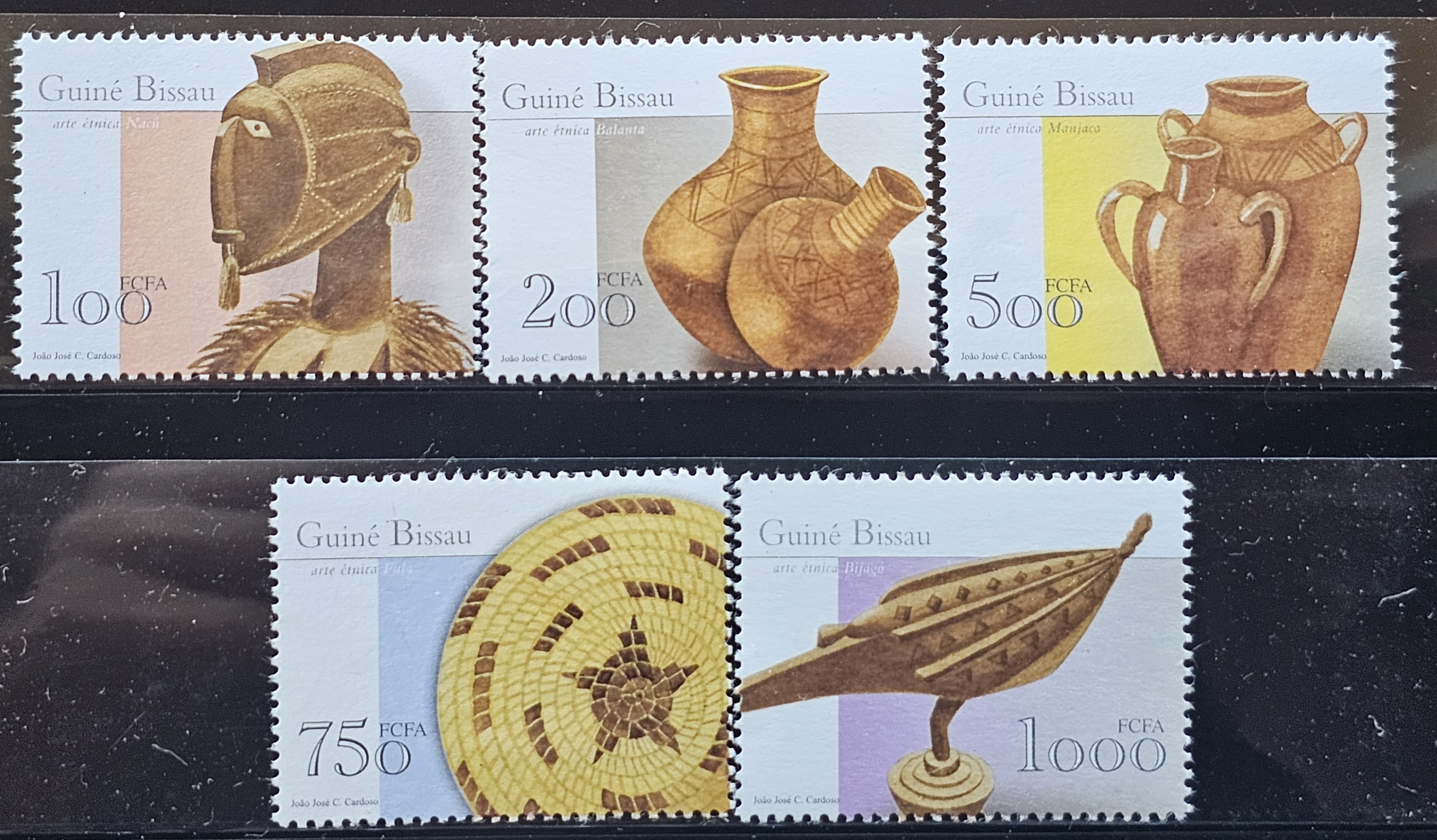 guinea-bissau-2001-local-handicrafts-mnh-africa-crafts-cultures