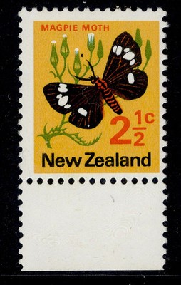 new-zealand-qeii-sg957ca-1971-73-4c-on-2c-albino-surch-nh-mint-cat-120