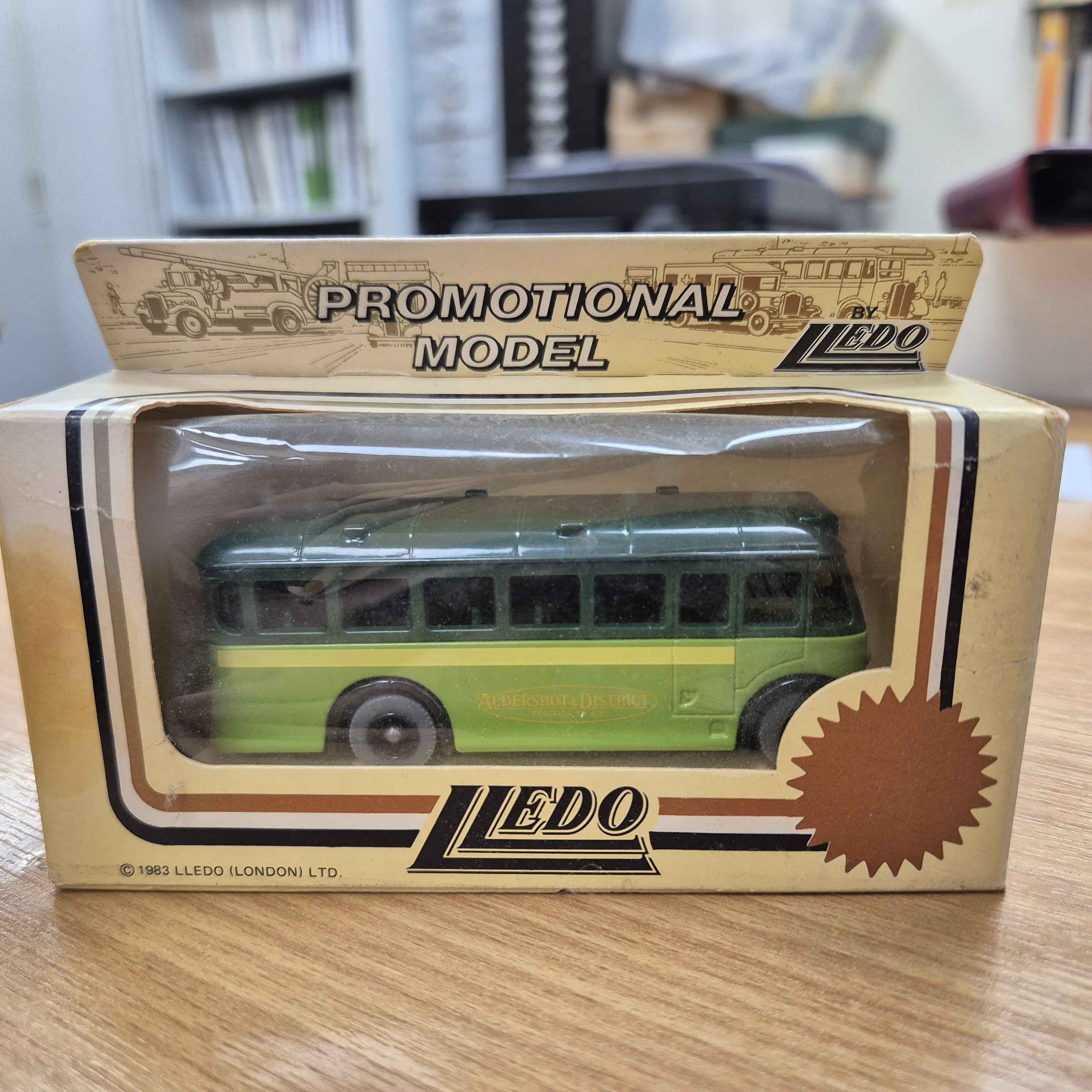 1983-lledo-diecast-promotional-model-aec-regal-bus-dg17-1-76-scale-new-in-box