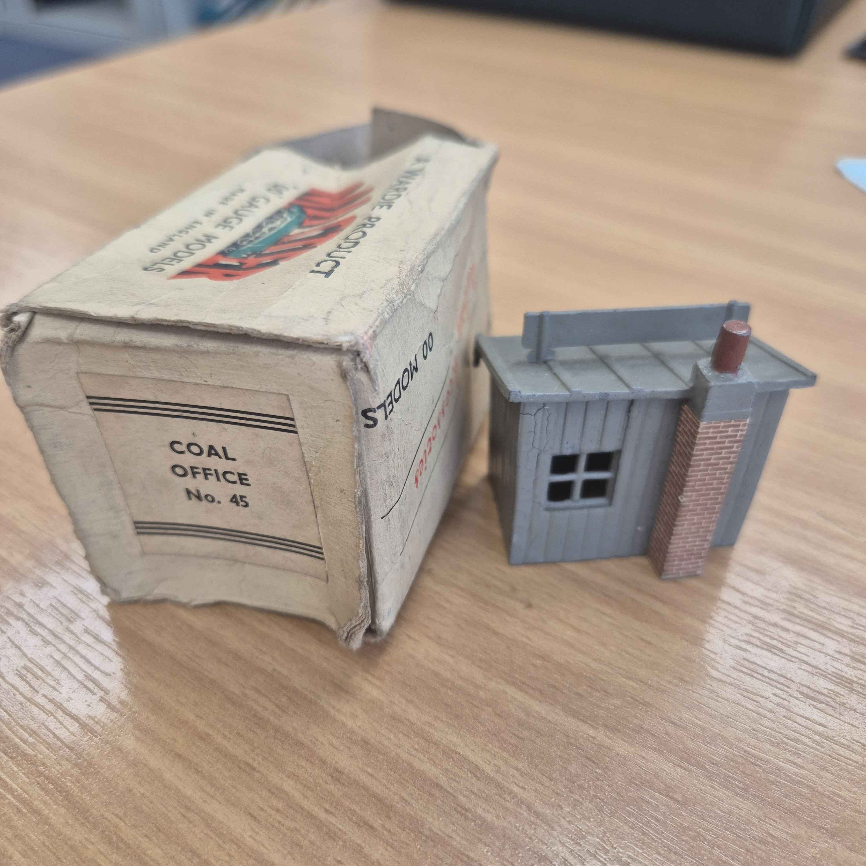 master-00-gauge-models-made-in-england-coal-office-no-45-with-box