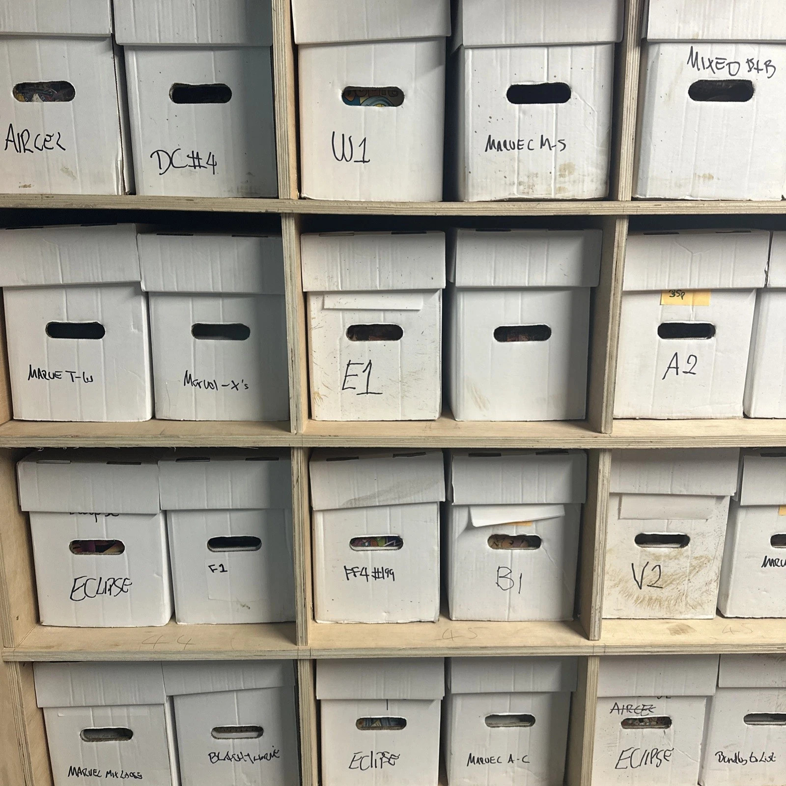 mystery-box-marvel-comics-20-comic-bundle-grab-bag-x20