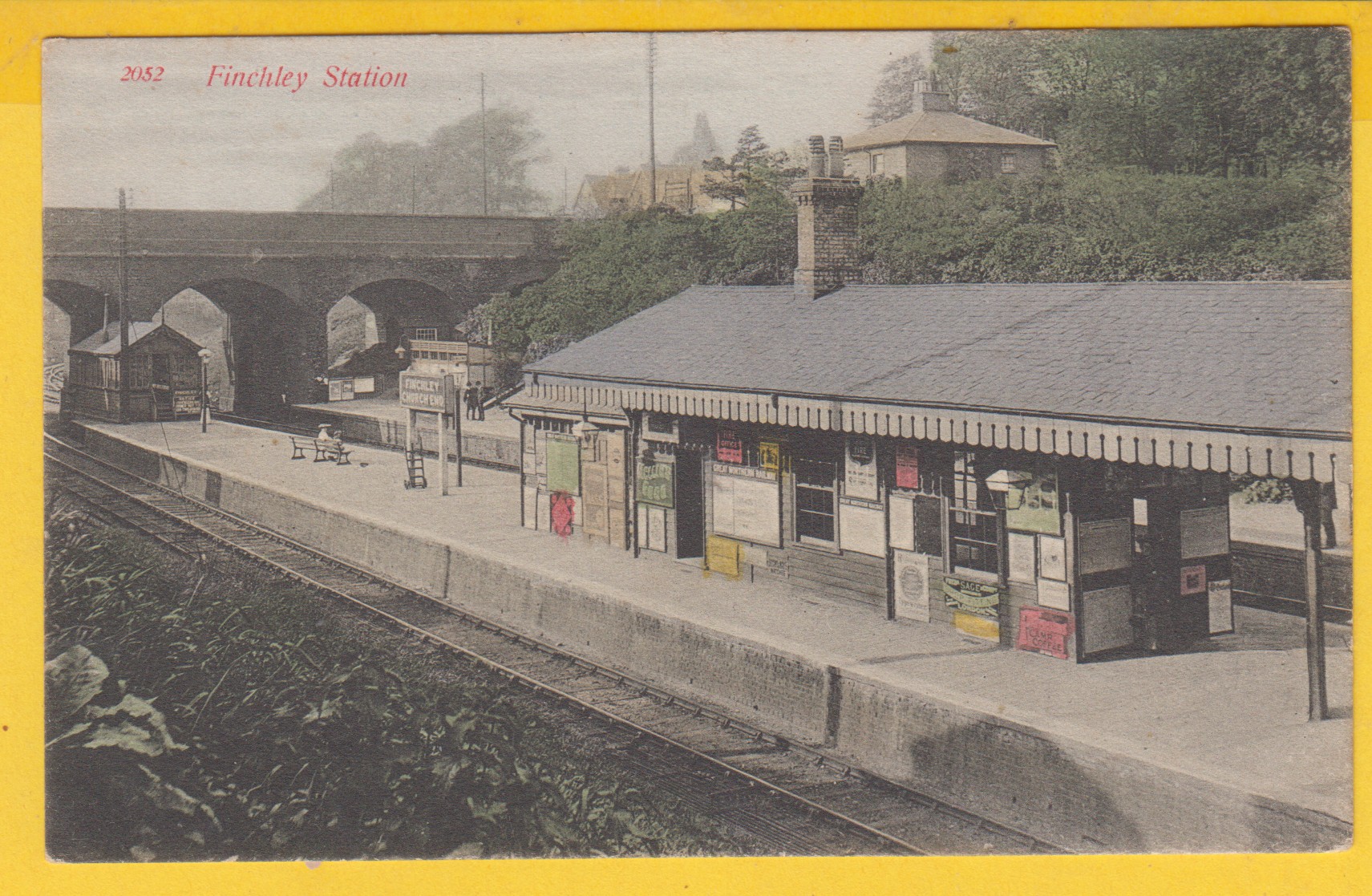 postcard-finchley-railway-station