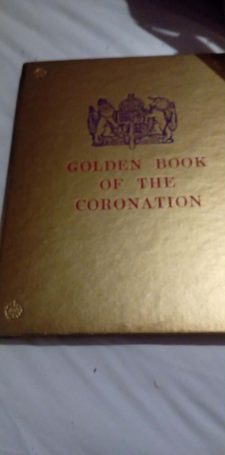 golden-coronation-book-queen-elizabeth