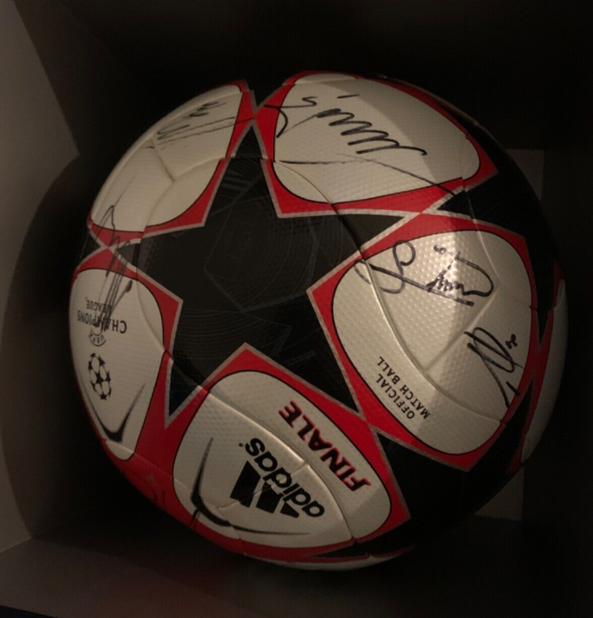 new-and-boxed-adidas-finale-9-ucl-official-match-ball-signed-by-arsenal-team