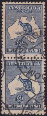 australia-1913-2d-indigo-roo-vertical-pair