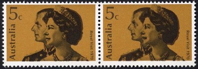 australia-bw519d-top-of-tiara-extends-beyond-top-frame-in-pair-with-normal-u-m