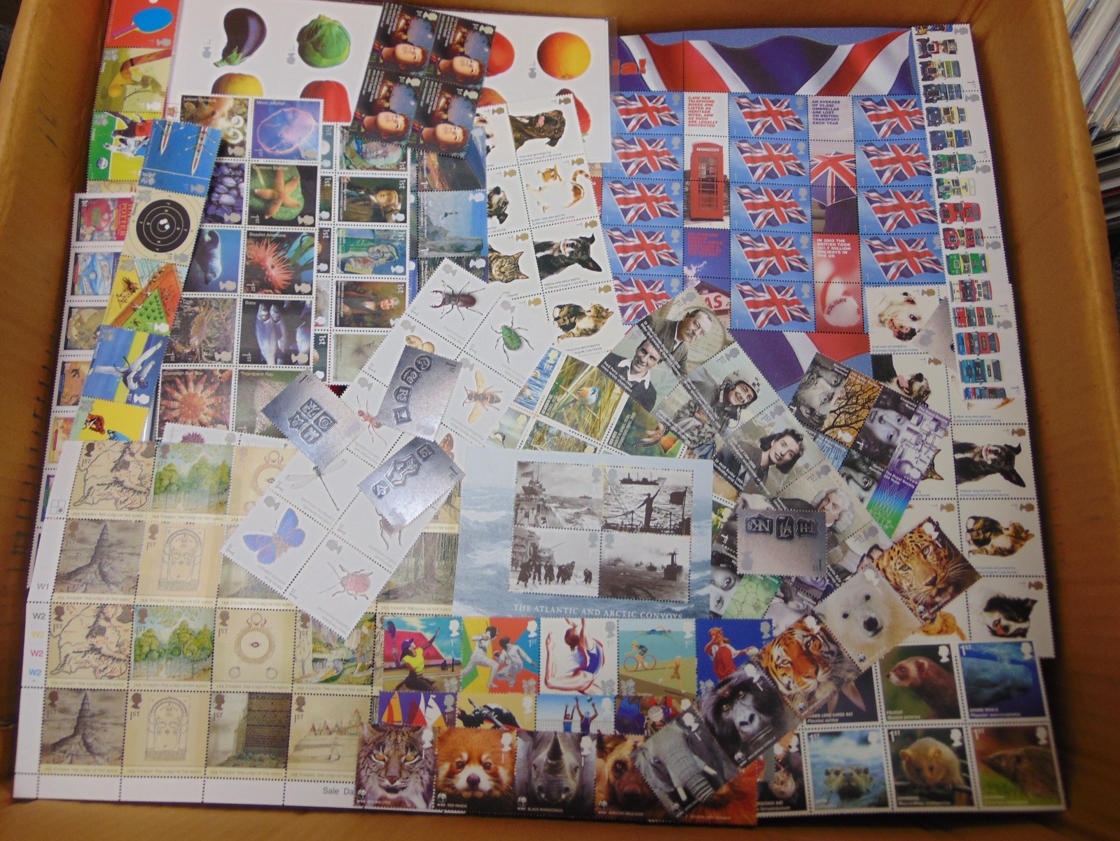 1000-x-1st-class-stamps-all-with-gum-valid-for-postage-face-1800-00
