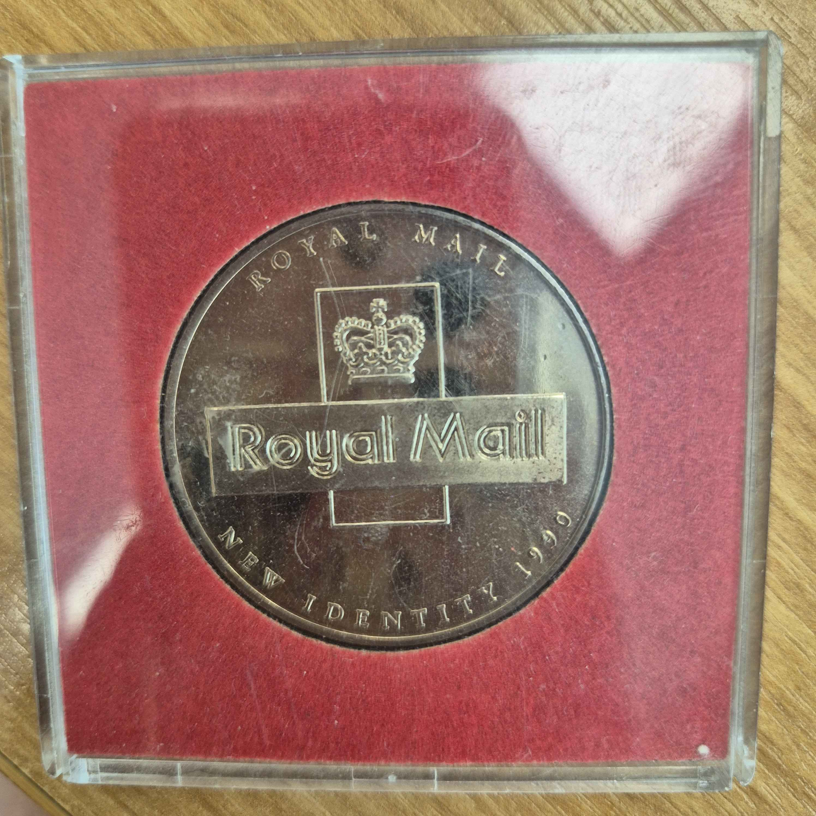 1990-royal-mail-penny-black-new-identity-medal-in-case