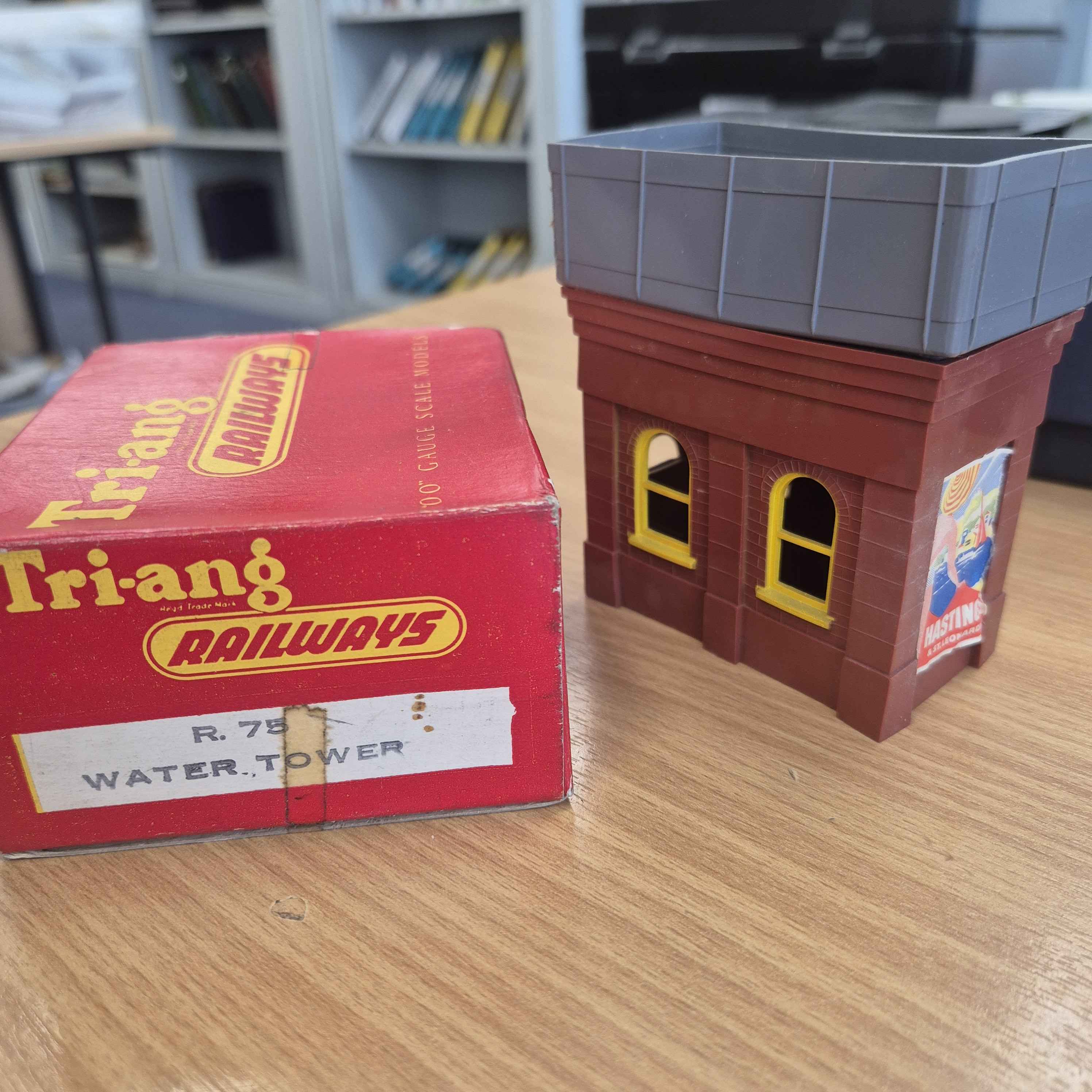 tri-ang-railways-r-78-water-tower-with-box